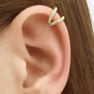 ISO 🛑 Paige Novick Wave 14K Ear Cuff
